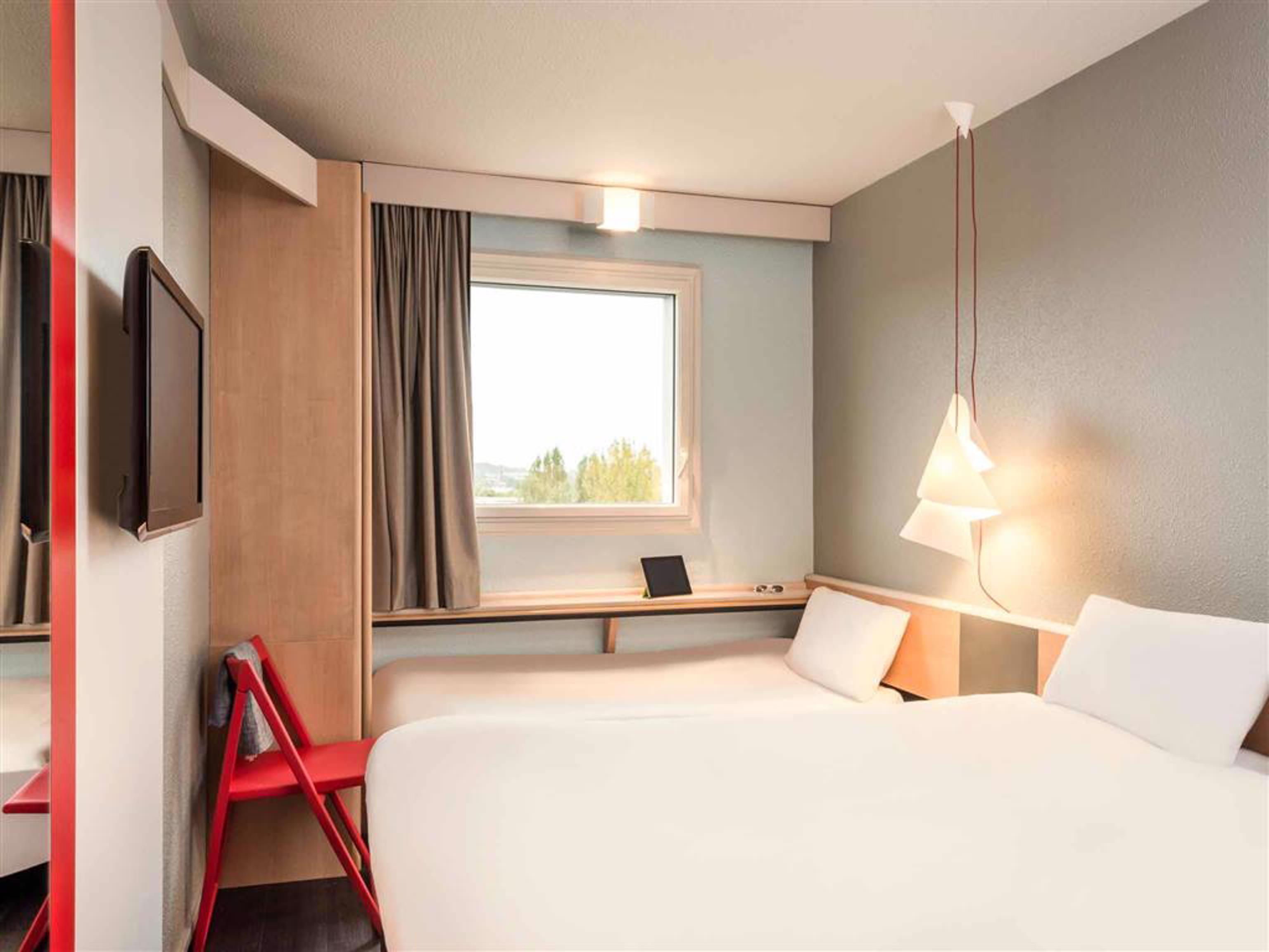 B&B Hotel Versailles Le Chesnay ภายนอก รูปภาพ